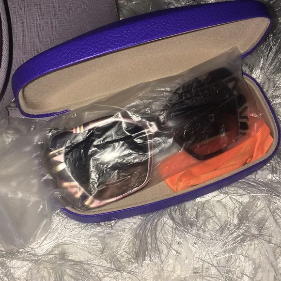 New Emilio Pucci Butterfly Frame Sunglasses - Picture 4 of 12